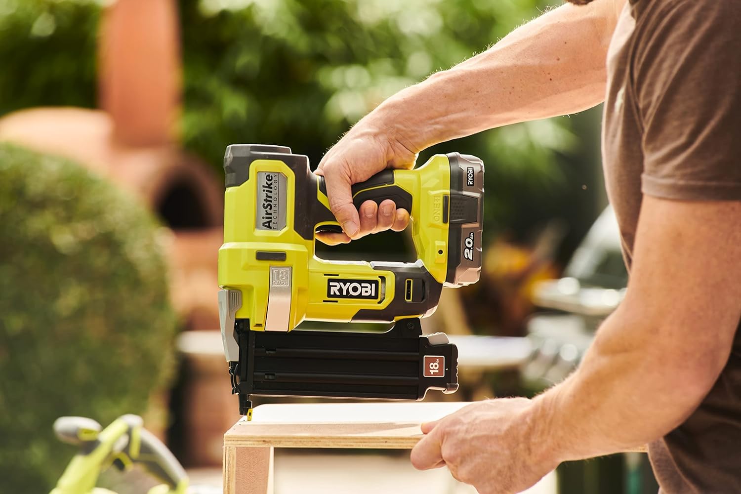 ryobi-r18n18g-0-groppinatrice-a-batteria-18v-one-con-tecnologia-airstrike-chiodi image 5