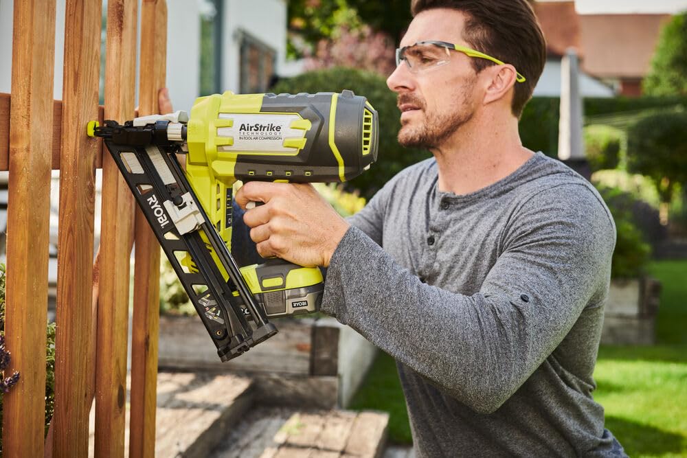 ryobi-r15gn18-0-groppinatrice-angolata-18v-one-15ga-airstrike-groppini-24-64-mm- image 4