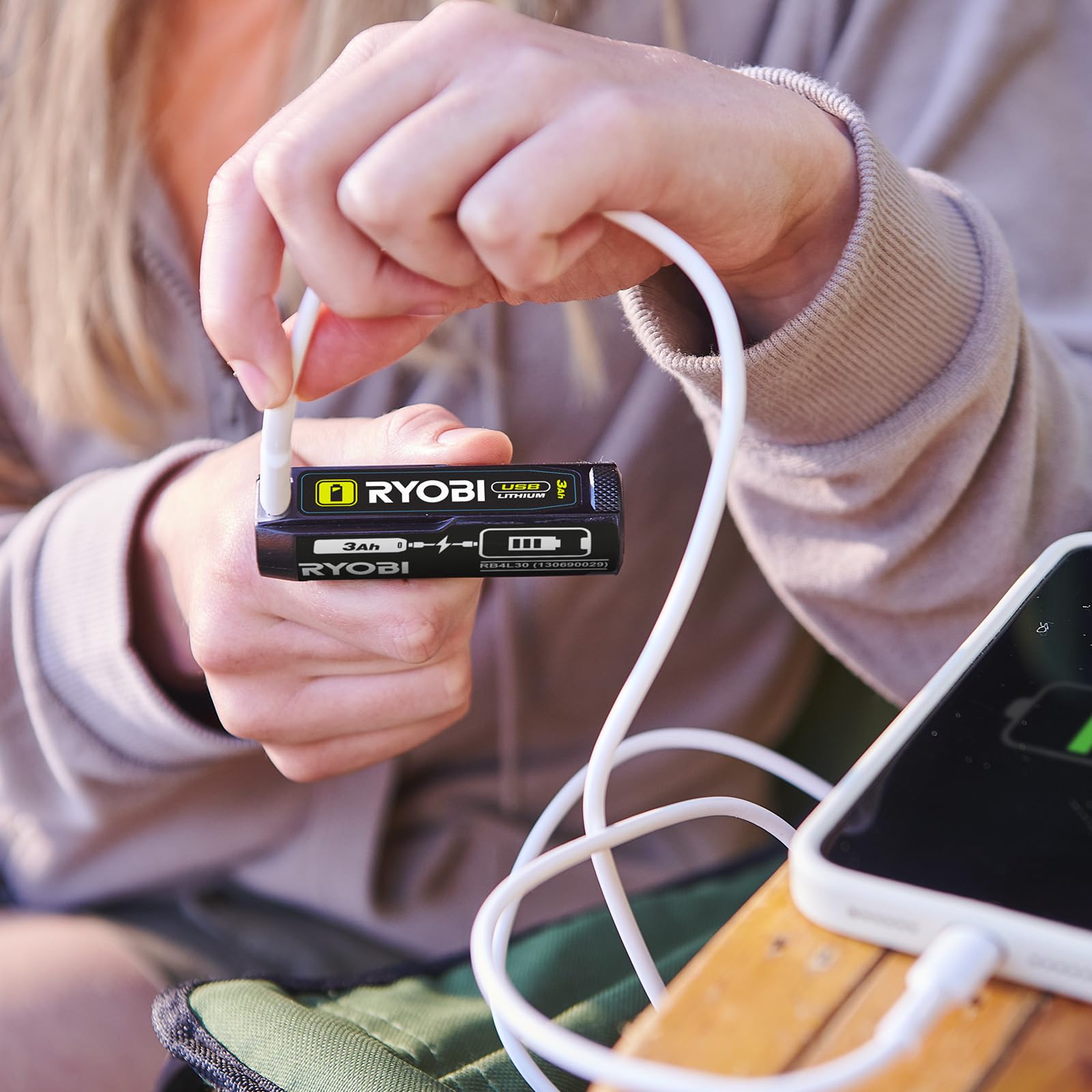 ryobi-rb4l30-powerbank-usb-c-a-batteria-litio-4v-3-0-ah-ricarica-in-120-minuti image 5