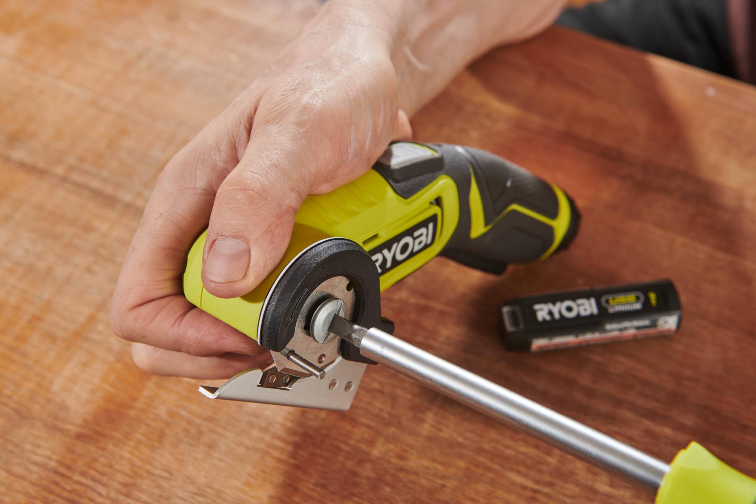 ryobi-rct4-0-mini-sega-al-litio-4v-usb-con-lama-38-mm-profondit-di-taglio-6-4-mm image 7