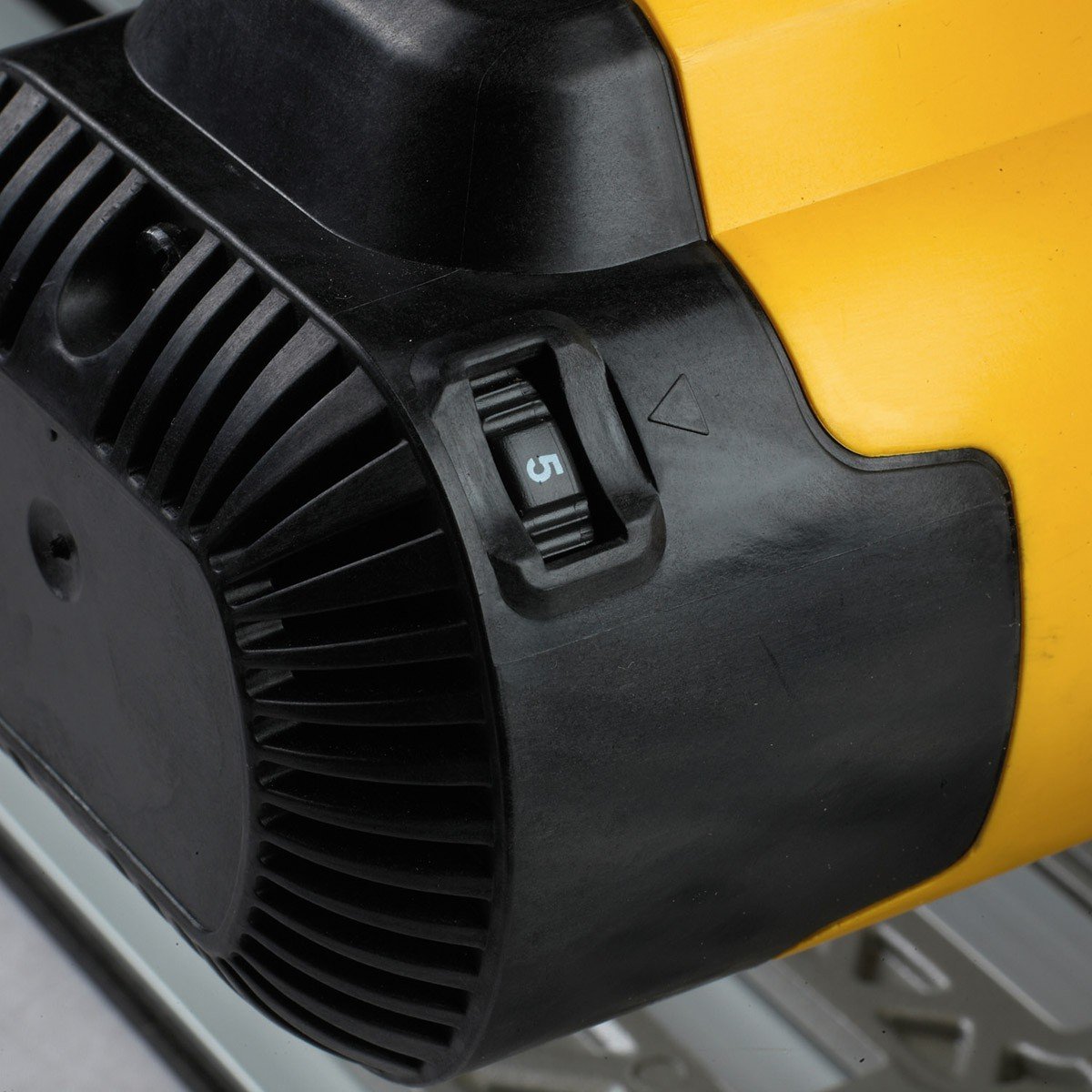 dewalt-dws520kt-qs-sega-ad-affondamento-165-mm-1300-w-profondit-86-mm image 7