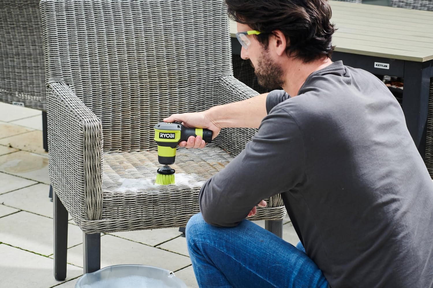 ryobi-rscr4-120g-spazzola-elettrica-cordless-4v-usb-2-0ah-con-testina-rotonda-5- image 6