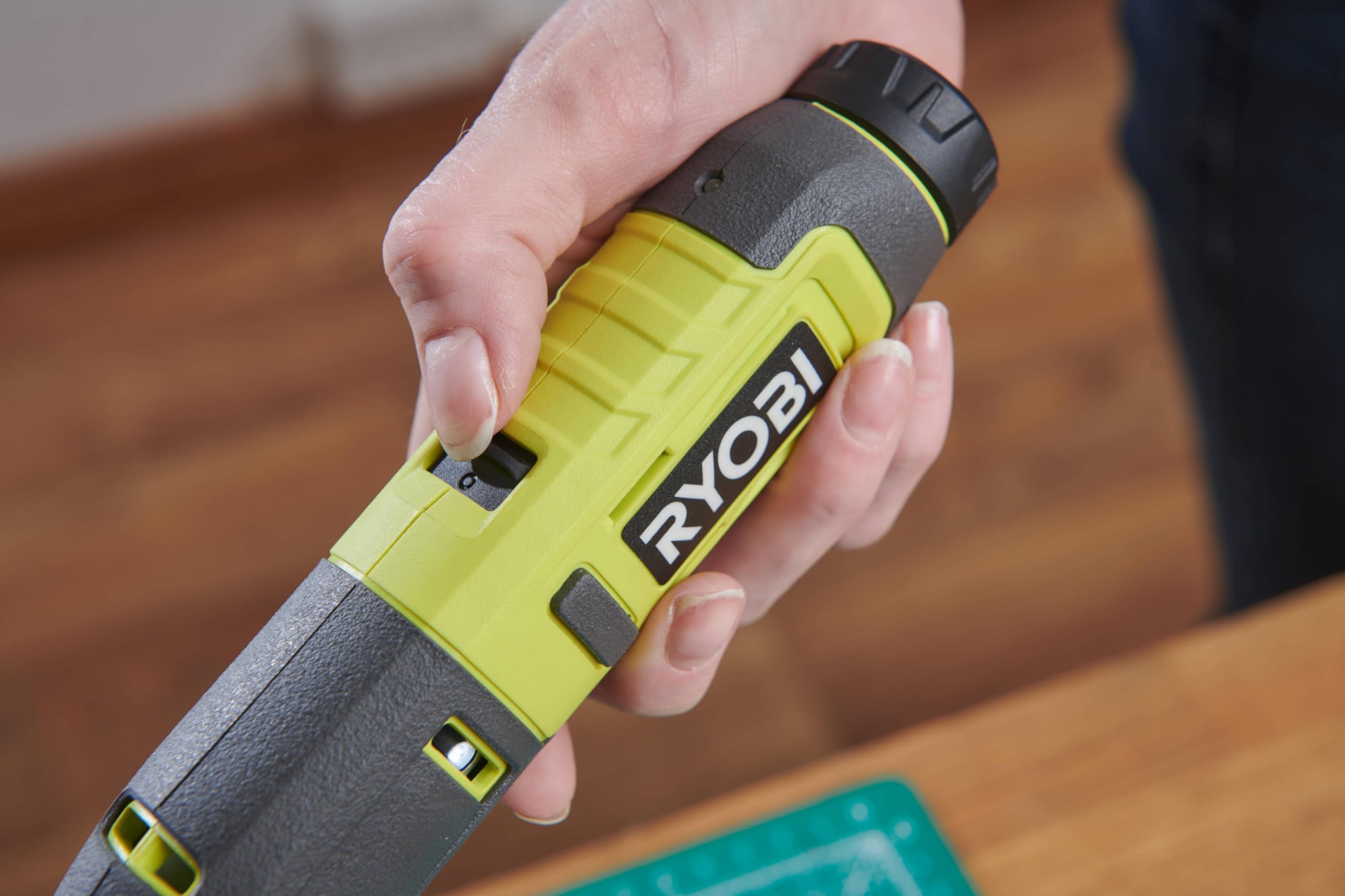 ryobi-rpc4-120g-mini-multiutensile-4v-per-legno-con-batteria-2-0ah-e-cavo-usb-c image 4