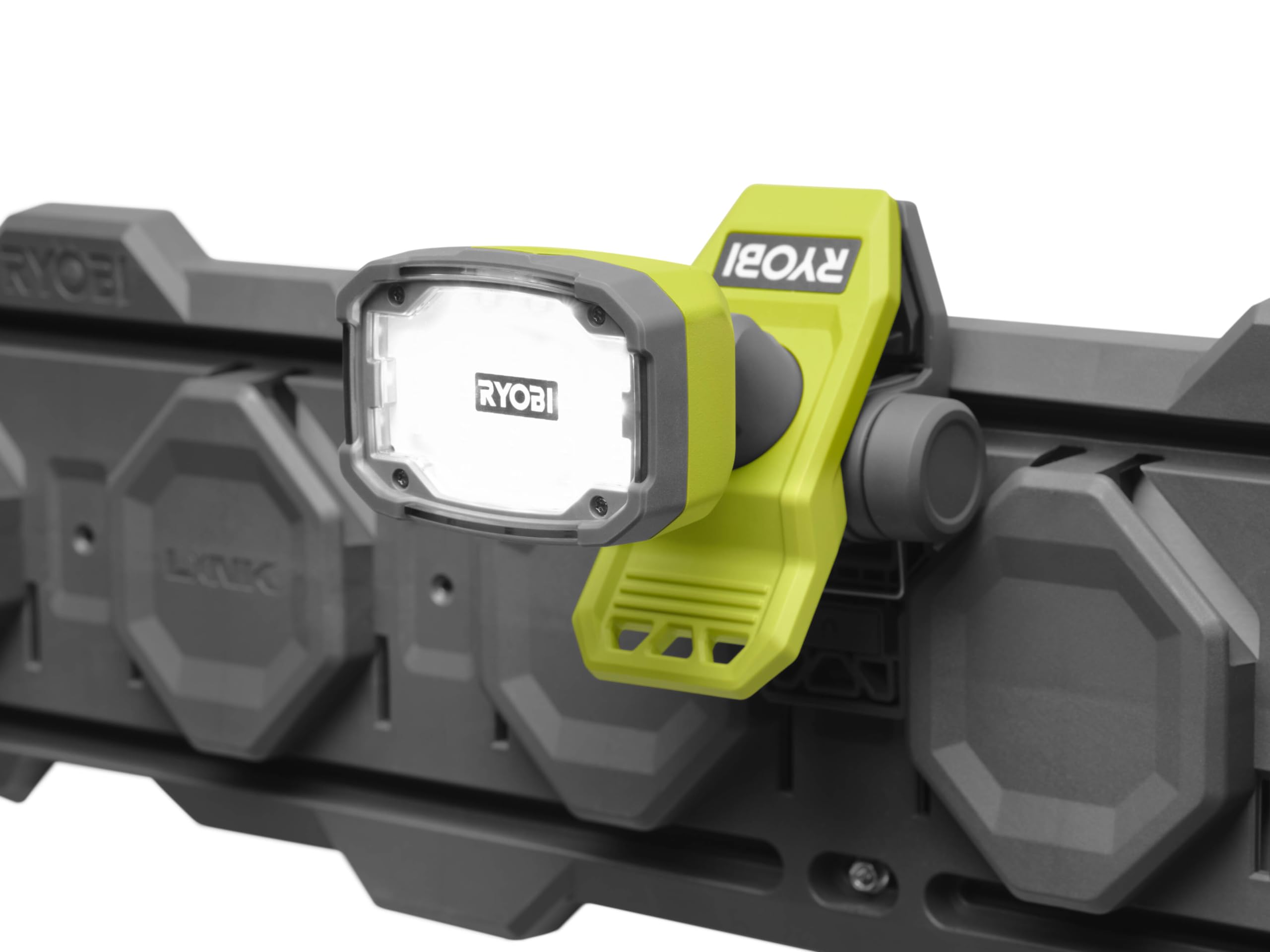 ryobi-rlc4-0-lampada-con-pinza-a-batteria-4v-usb-lithium-1000-300-100-lumen-test image 3