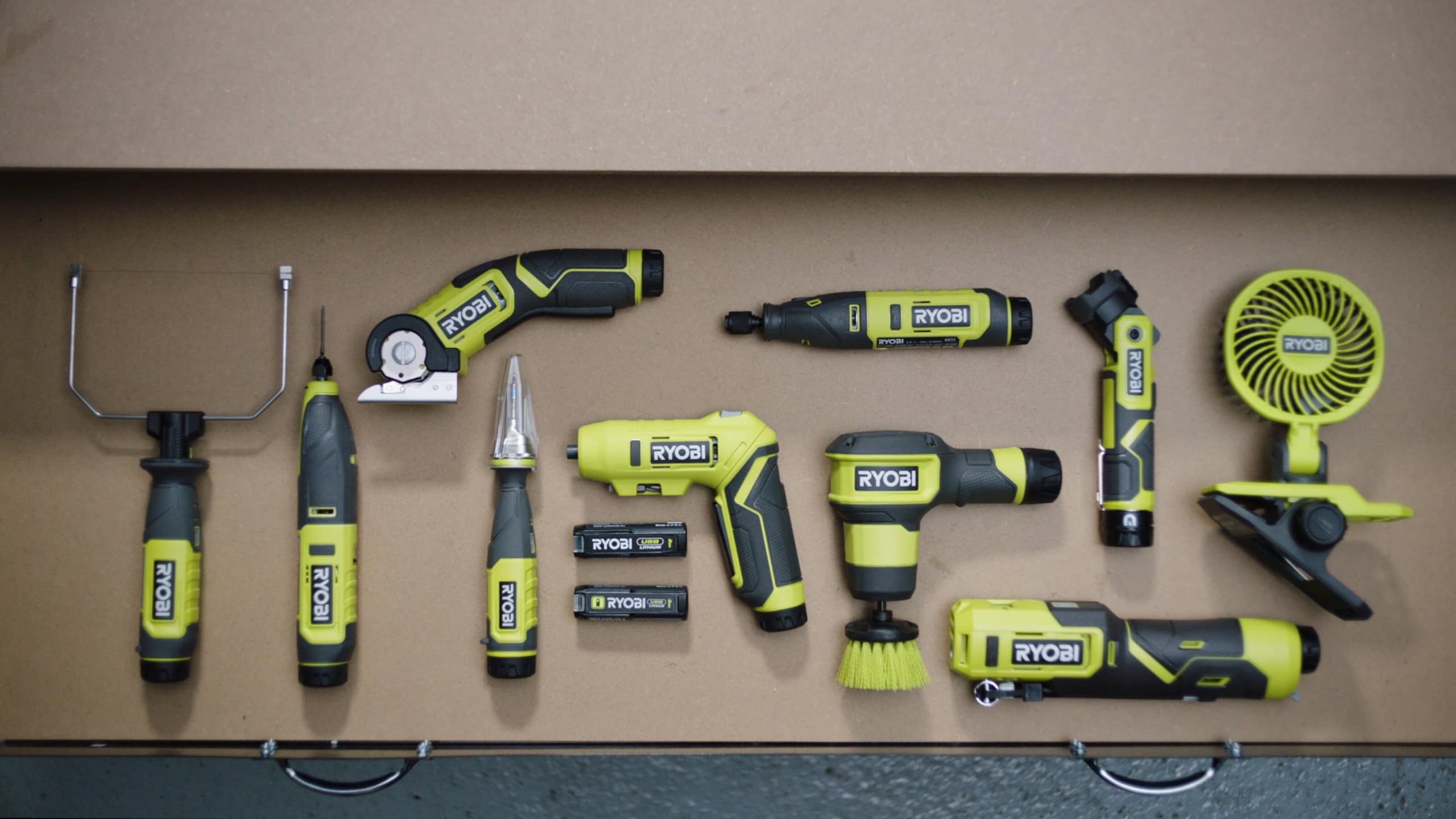 ryobi-rb4l20-batteria-al-litio-usb-4v-2-0ah-con-ricarica-usb-c-e-indicatore-led- image 7