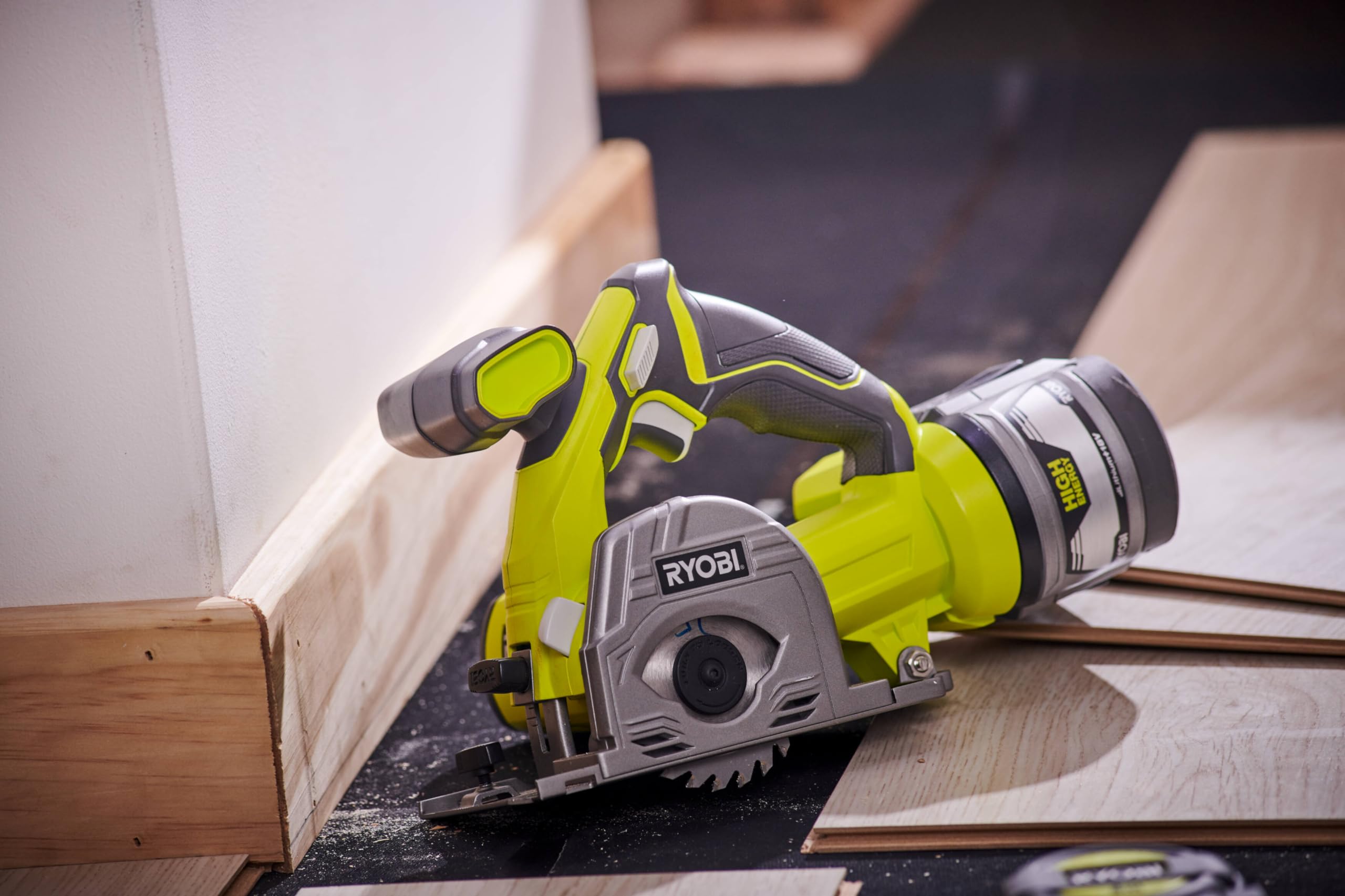 ryobi-r18mms-120s-sega-multimateriale-18v-one-85-mm-con-batteria-2-0-ah-e-carica image 4