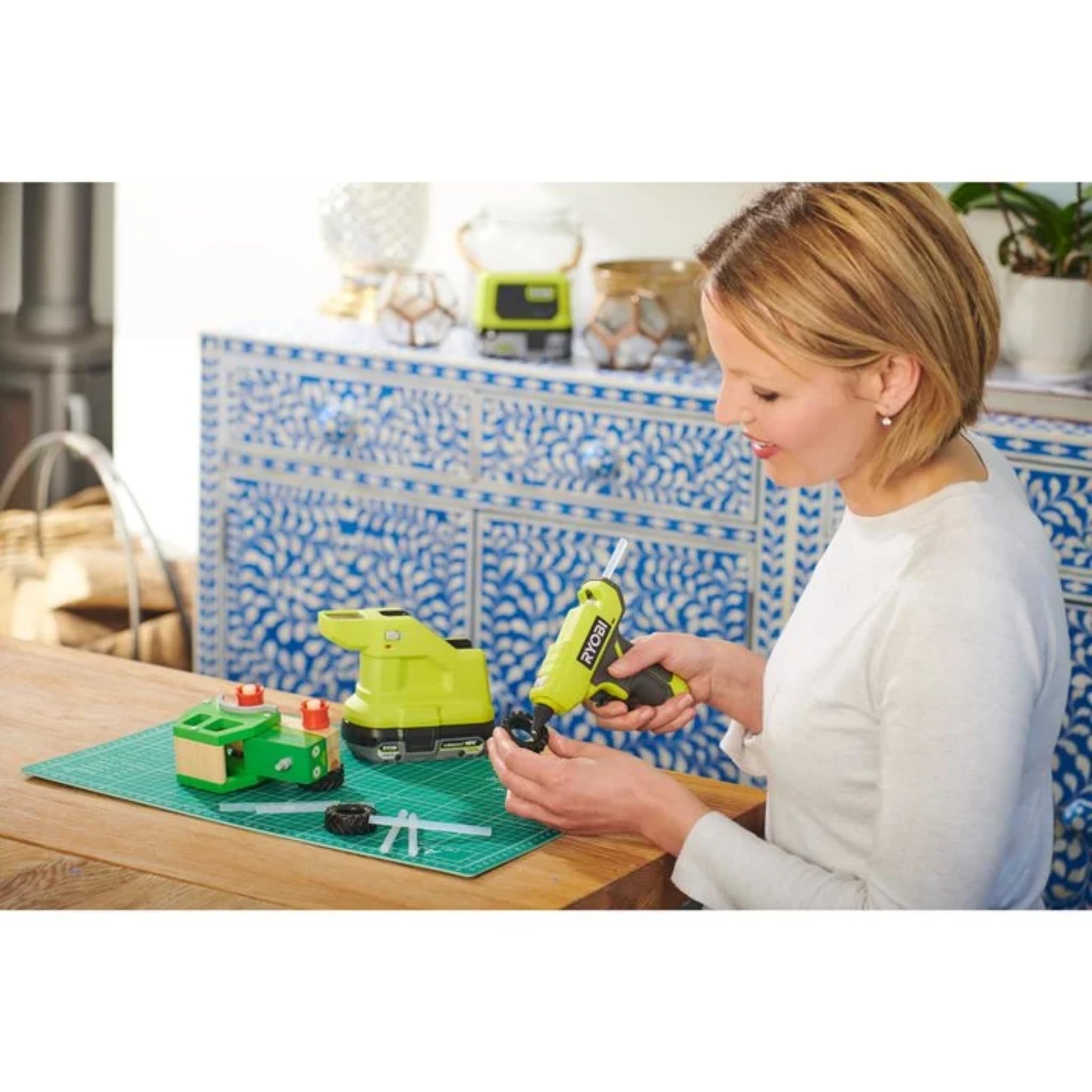 ryobi-rglm18-0-mini-pistola-colla-a-caldo-18v-one-riscaldamento-in-4-minuti-cart image 2