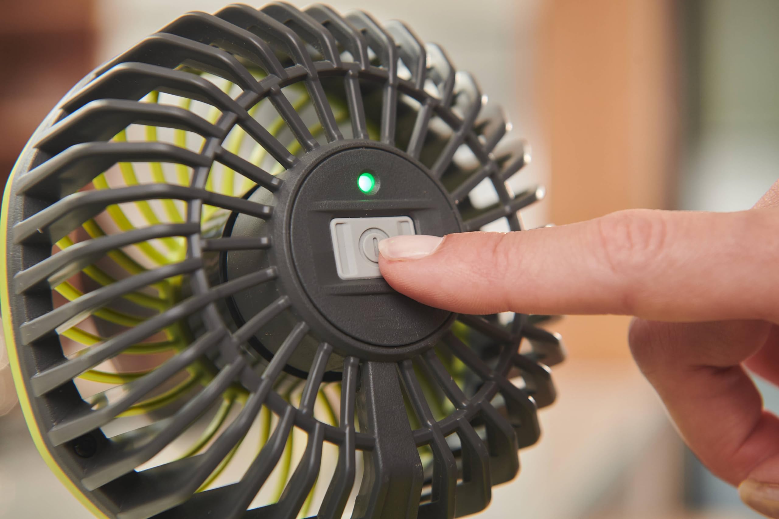 ryobi-rcf4-0-ventilatore-a-pinza-al-litio-4v-usb-senza-batteria-o-caricatore image 8