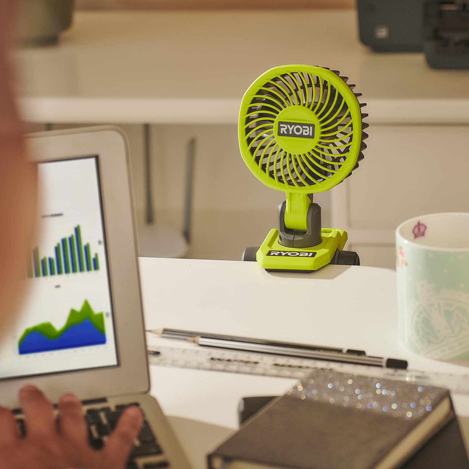 ryobi-rcf4-120g-ventilatore-portatile-a-pinza-usb-lithium-girevole-180-e-rotante image 4