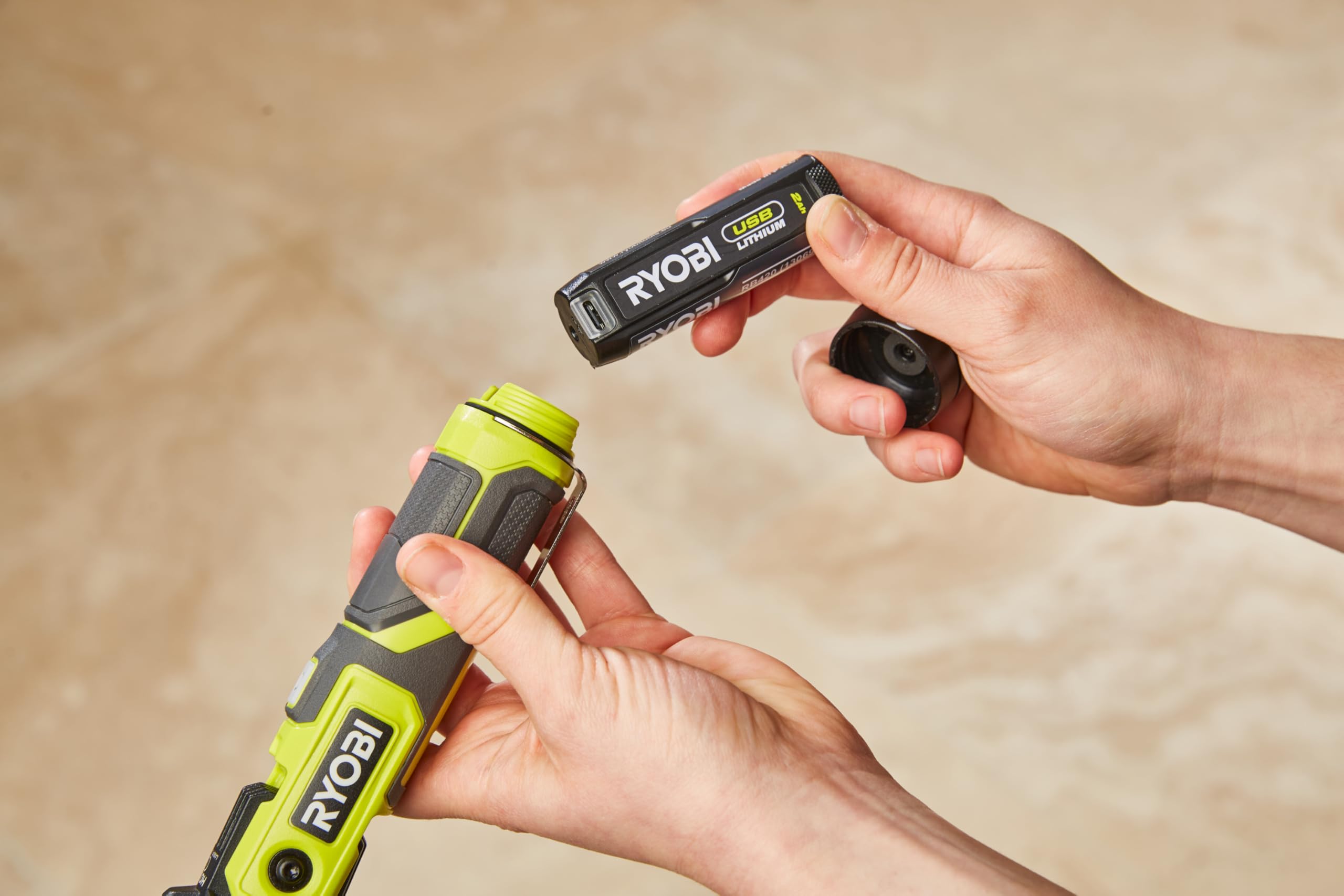ryobi-rlp4-0-torcia-led-orientabile-4v-usb-640-lumen-max-base-magnetica-e-puntat image 4