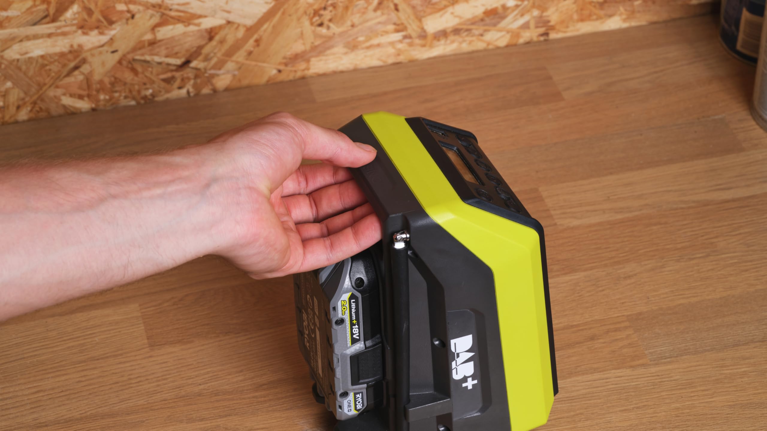 ryobi-rrdab18-0-radio-bluetooth-18v-one-dab-am-fm-con-speaker-10w-e-2-porte-usb- image 4