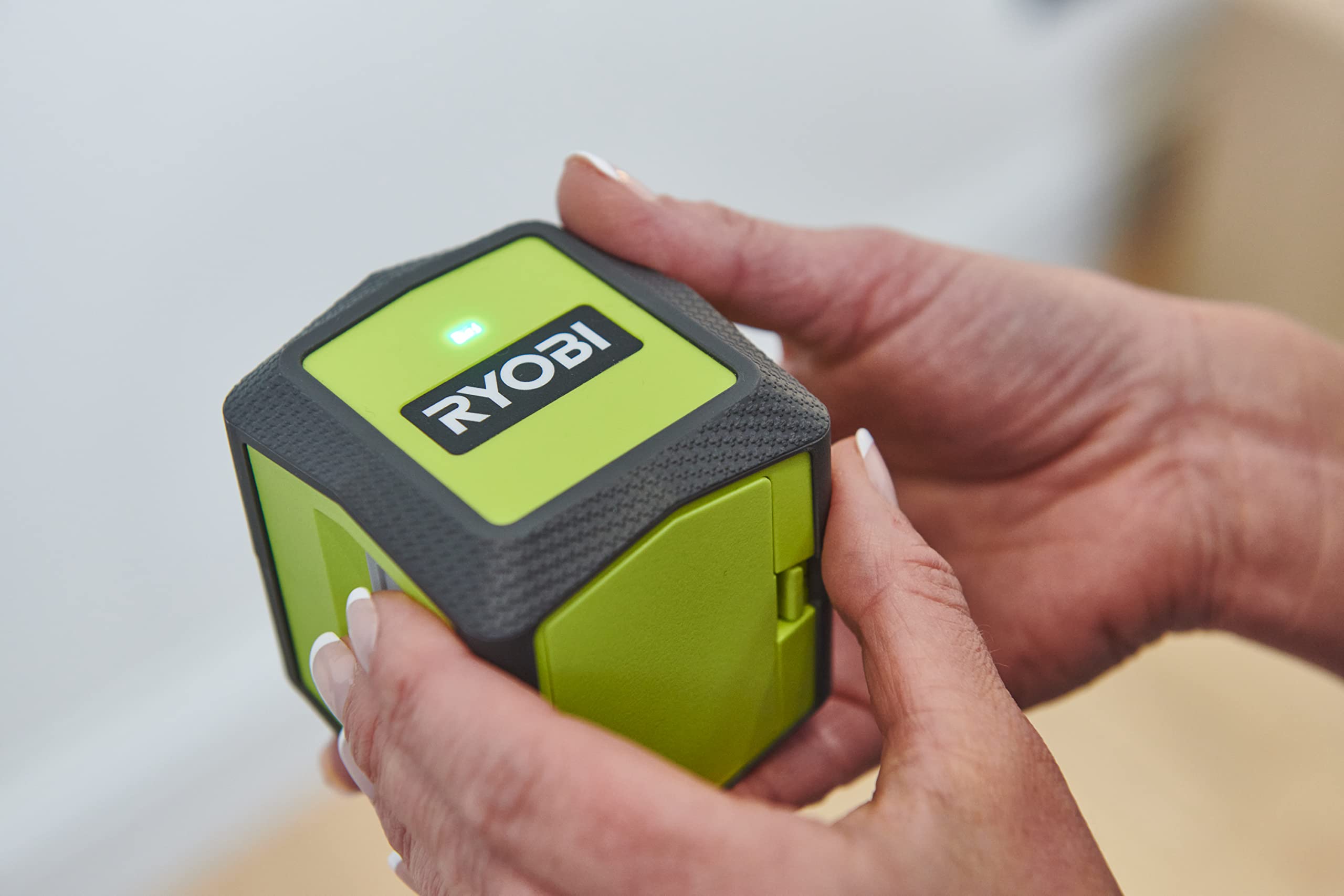 ryobi-rbcllg2-livella-laser-a-croce-verde-autolivellante-con-filettatura-1-4-e-l image 2