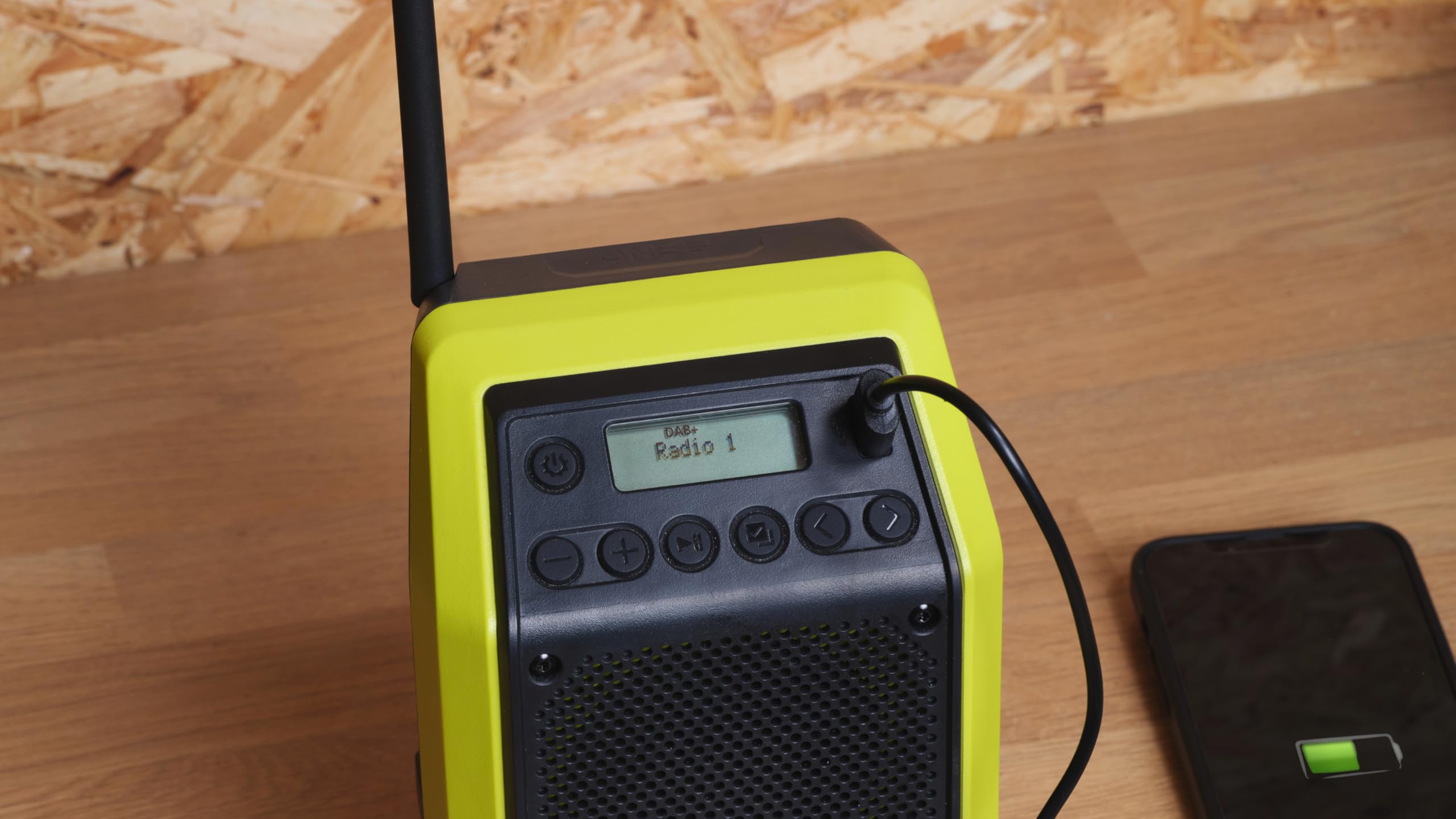 ryobi-rrdab18-0-radio-bluetooth-18v-one-dab-am-fm-con-speaker-10w-e-2-porte-usb- image 3