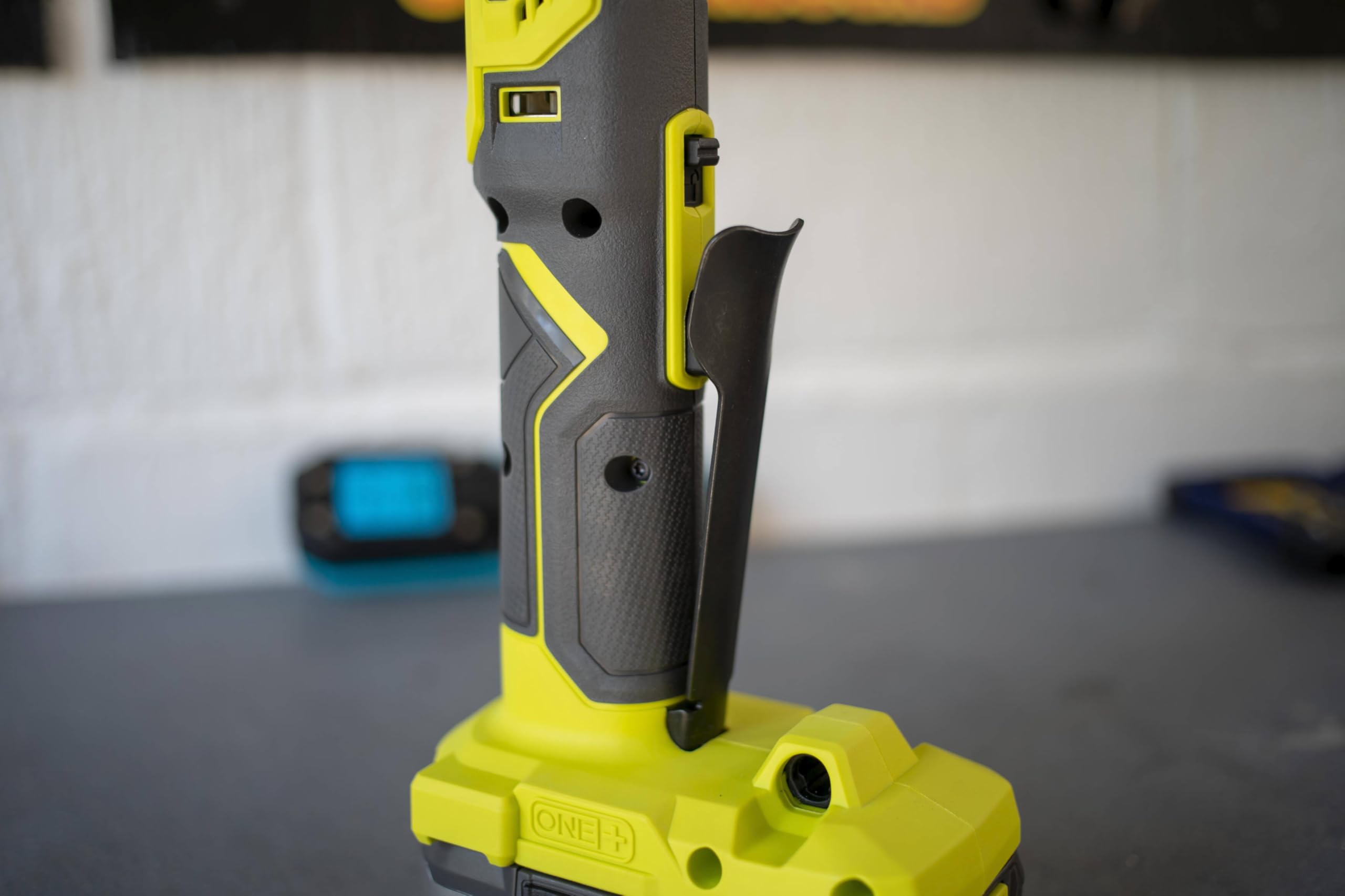ryobi-r18rw3-0-chiave-a-cricchetto-18v-one-60-nm-con-attacco-quadrato-3-8-e-punt image 5