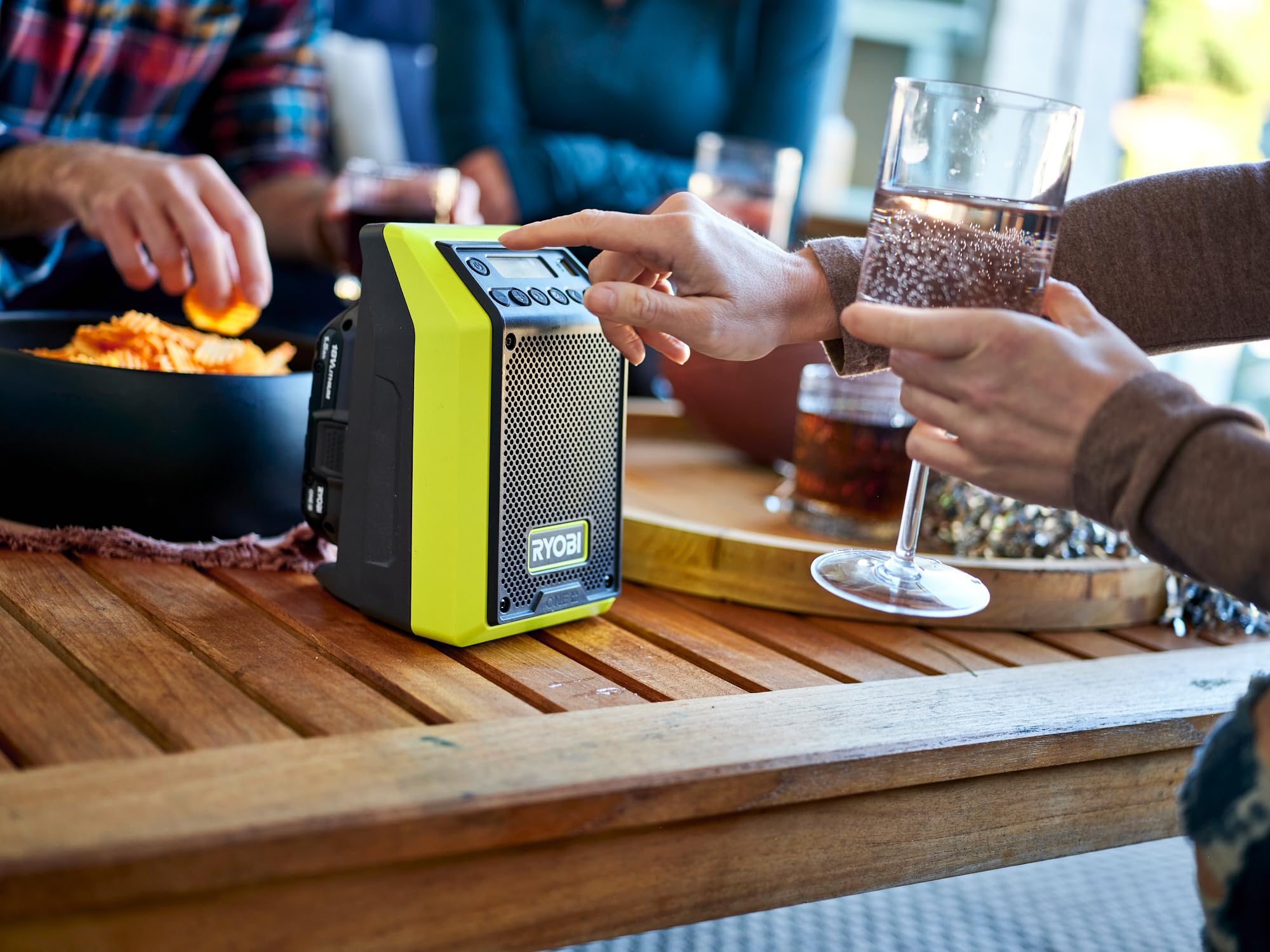 ryobi-rrdab18-0-radio-bluetooth-18v-one-dab-am-fm-con-speaker-10w-e-2-porte-usb- image 5