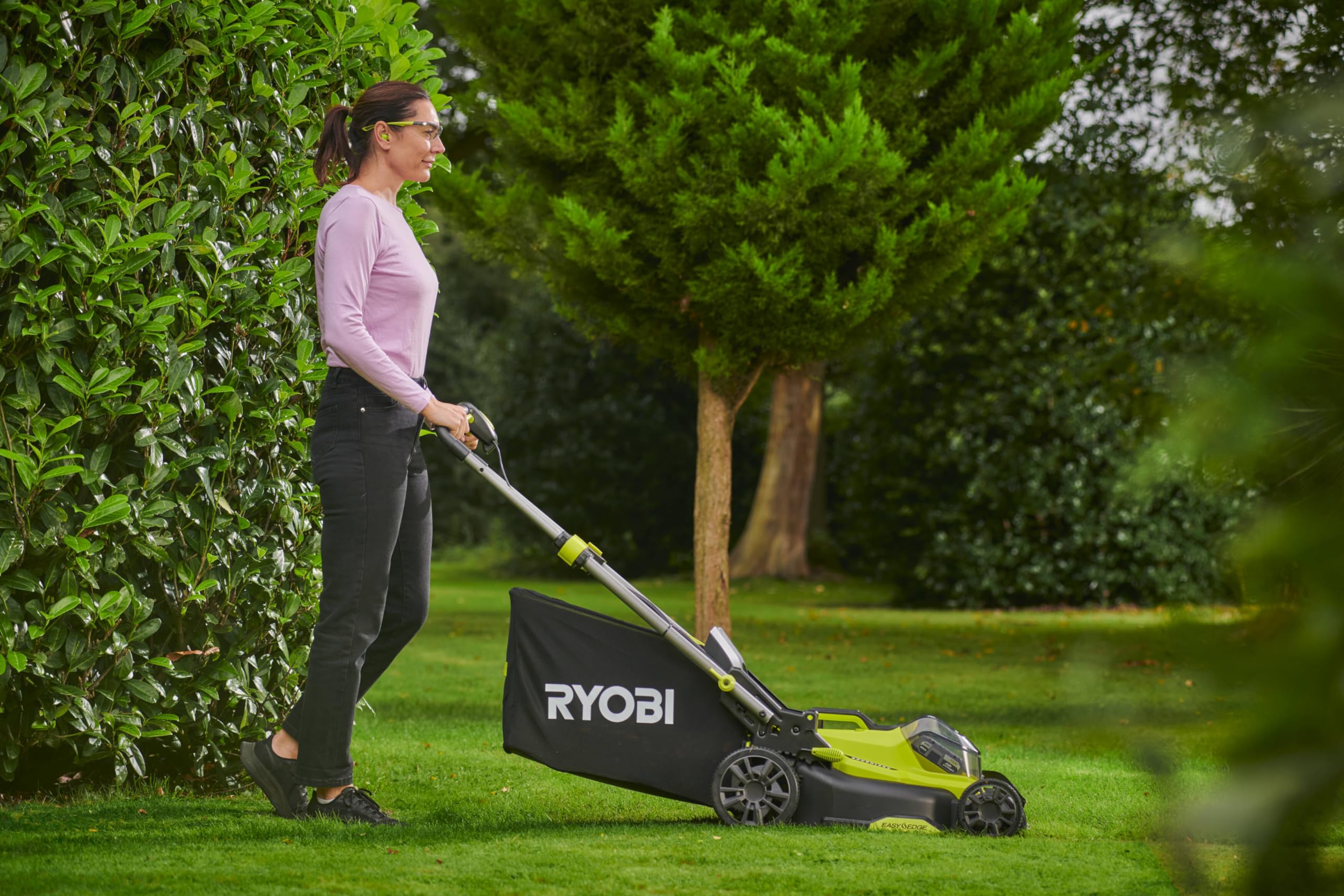 ryobi-ry18lmx40c-240-rasaerba-a-batteria-18v-one-brushless-40-cm-con-2-batterie- image 2