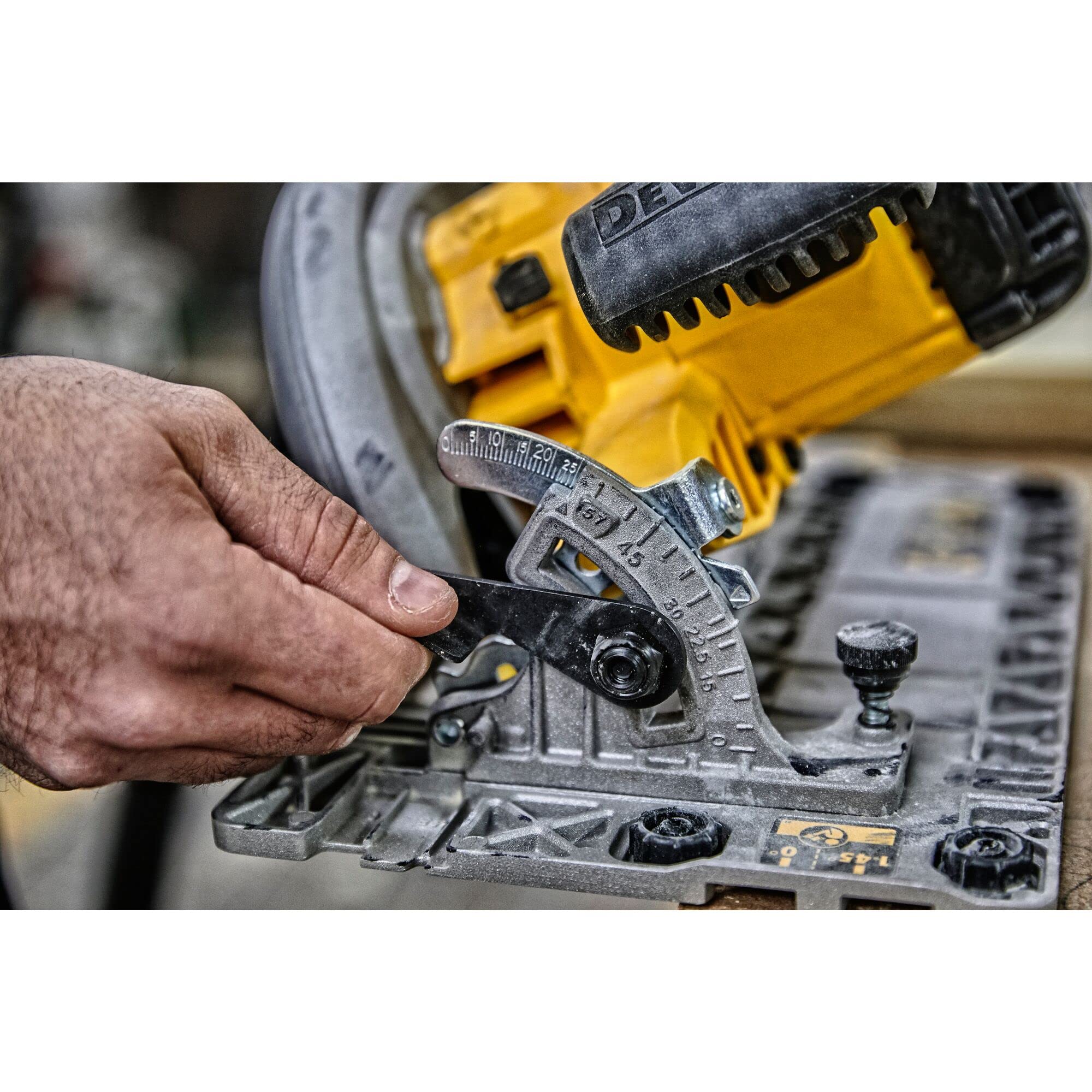 dewalt-dwe576k-qs-sega-circolare-190-mm-profondit-di-taglio-61-mm-1600w-inclinaz image 2