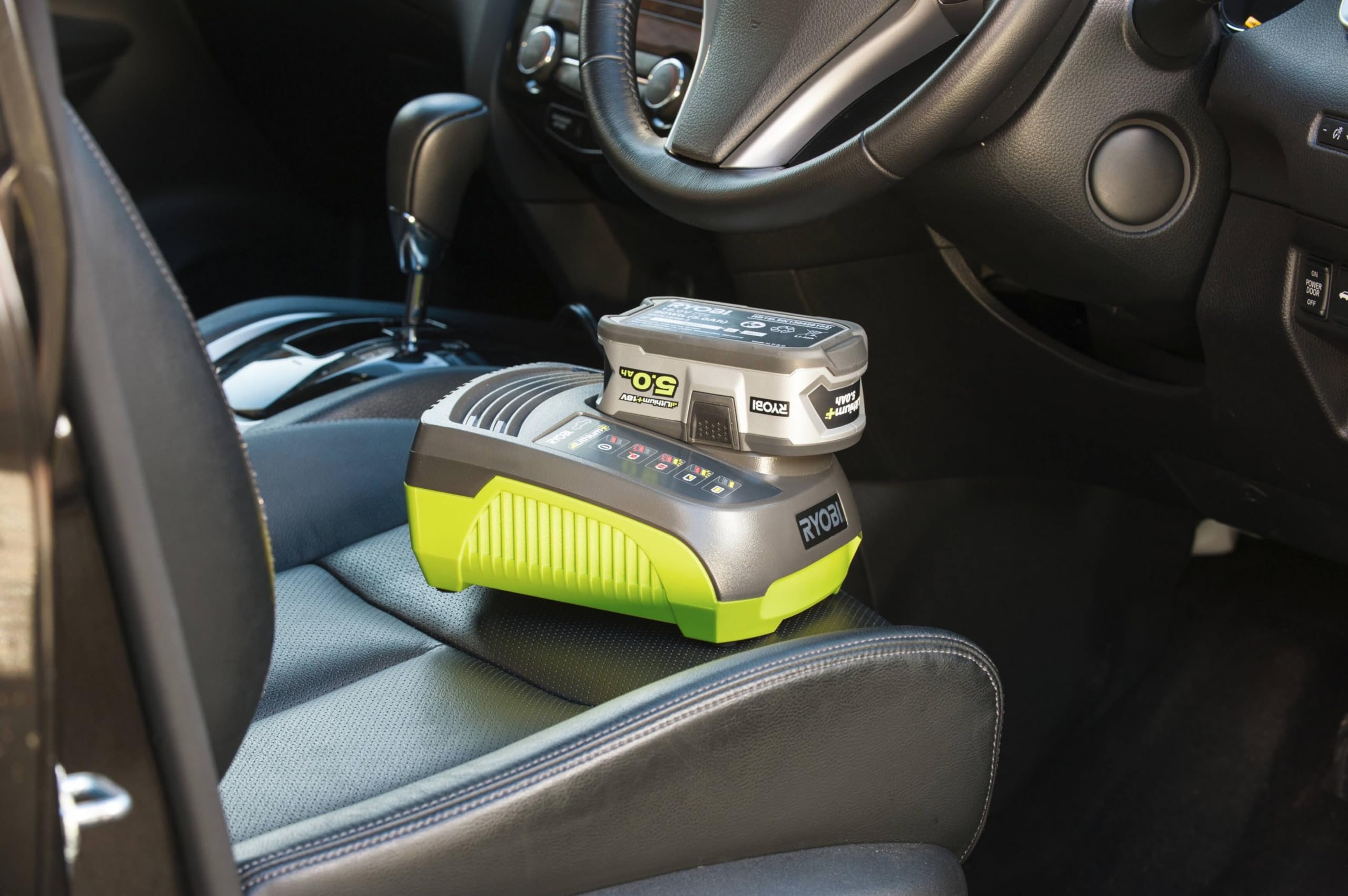 ryobi-rc18118c-caricabatterie-da-auto-18v-one-1-8a-con-tecnologie-chargeplus-e-i image 2