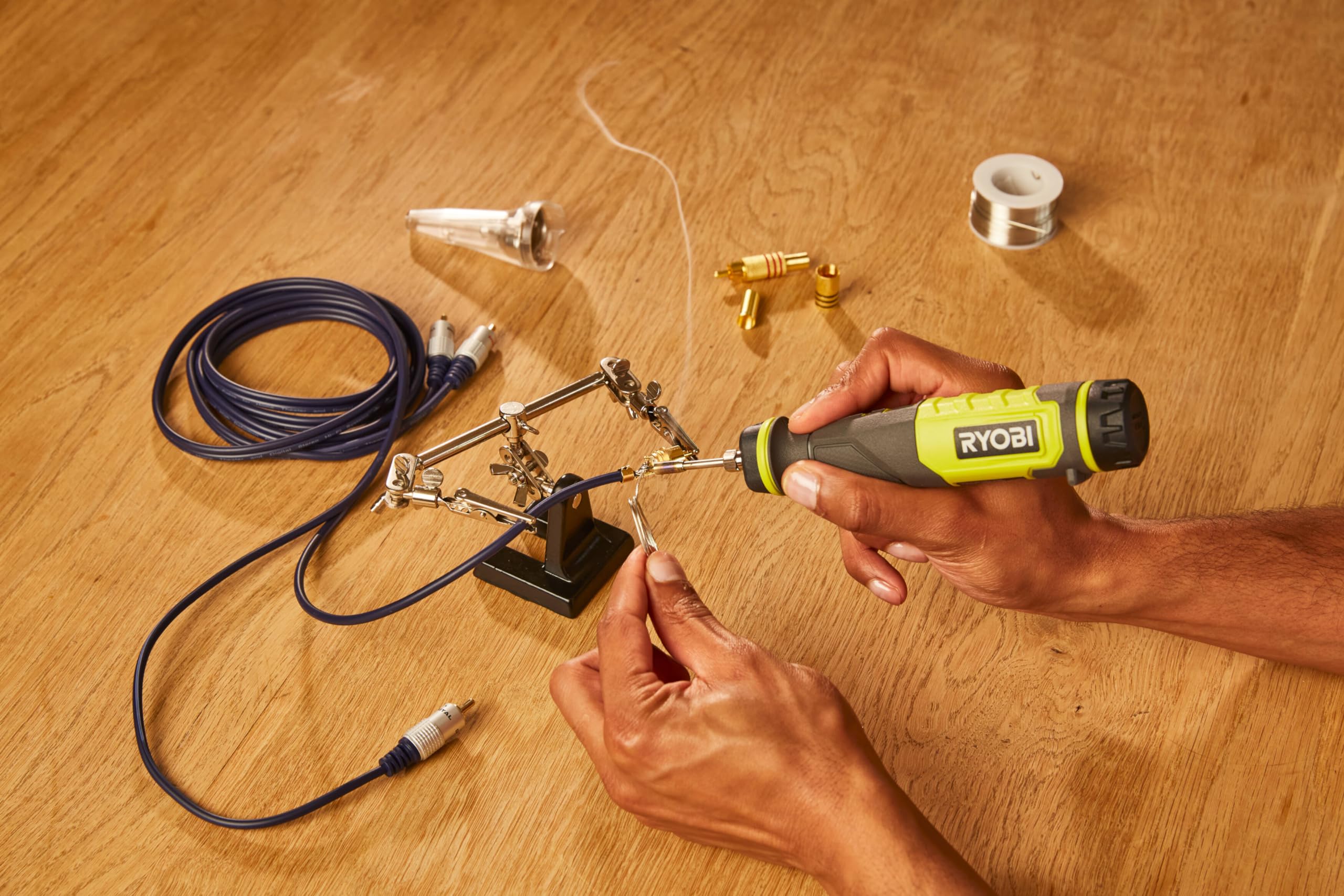 ryobi-rsi4-0-saldatore-a-batteria-4v-usb-al-litio-compatto-senza-batteria-con-fi image 4