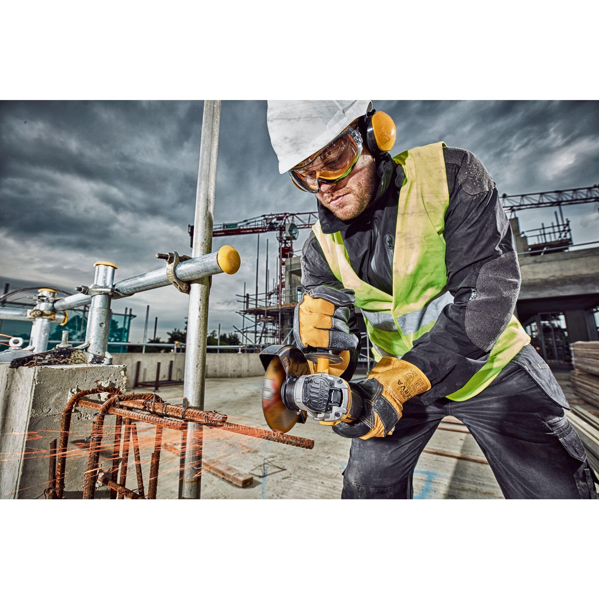 dewalt-dcg406n-xj-smerigliatrice-angolare-a-batteria-brushless-xr-18v-con-freno- image 3