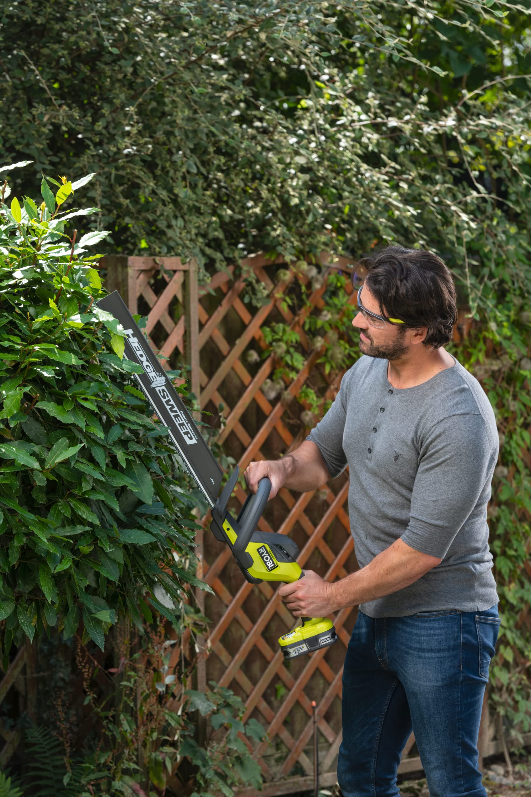 ryobi-ry18ht50a-0-tagliasiepi-a-batteria-18v-one-lama-50-cm-affilata-al-diamante image 5