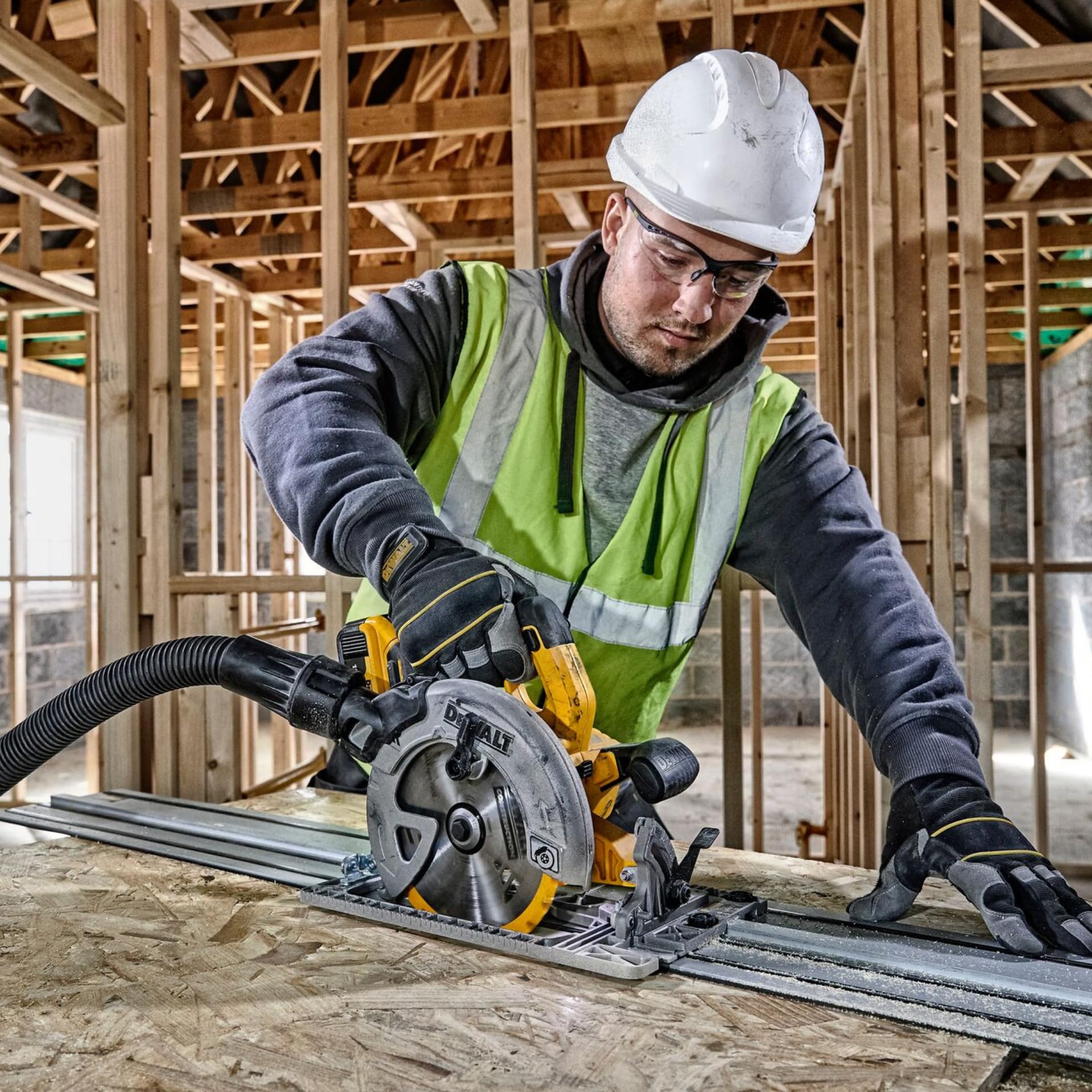 dewalt-xr-dcs572nt-xj-sega-circolare-brushless-18v-con-lama-184-mm-taglio-58-mm- image 3