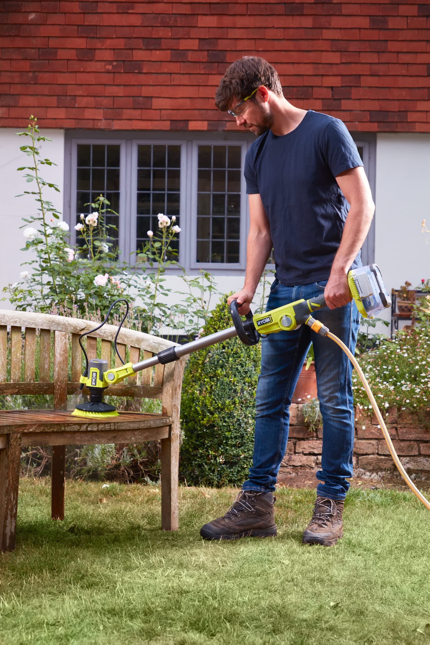 ryobi-rwts18-0-spazzola-telescopica-con-risciaquo-ad-acqua-18v-one-asta-da-1-m-a image 5